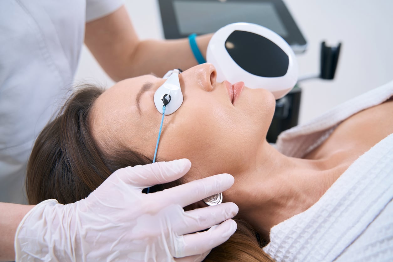 Understanding Key Differences Between Ablative and Nonablative Laser Treatments