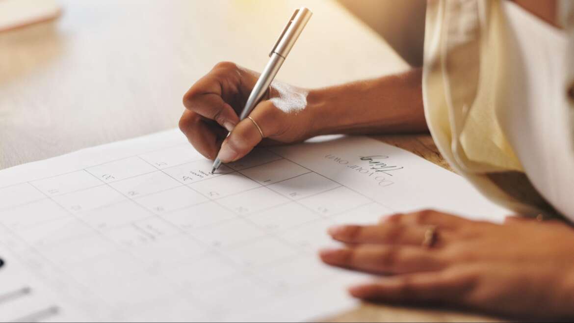 The Social Calendar Guide & When Can You Return to Events After a Facelift